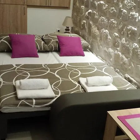 Apartment Legcevic *